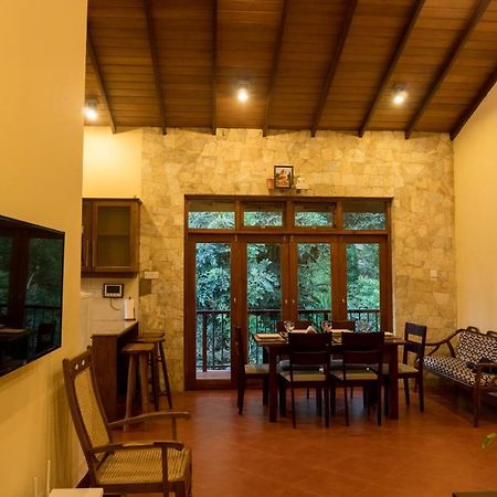 Aronka Homestay Kandy Buitenkant foto