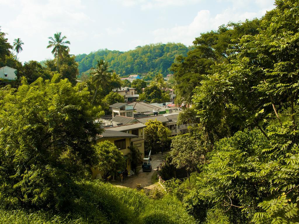 Aronka Homestay Kandy Buitenkant foto