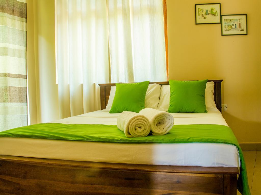 Aronka Homestay Kandy Buitenkant foto