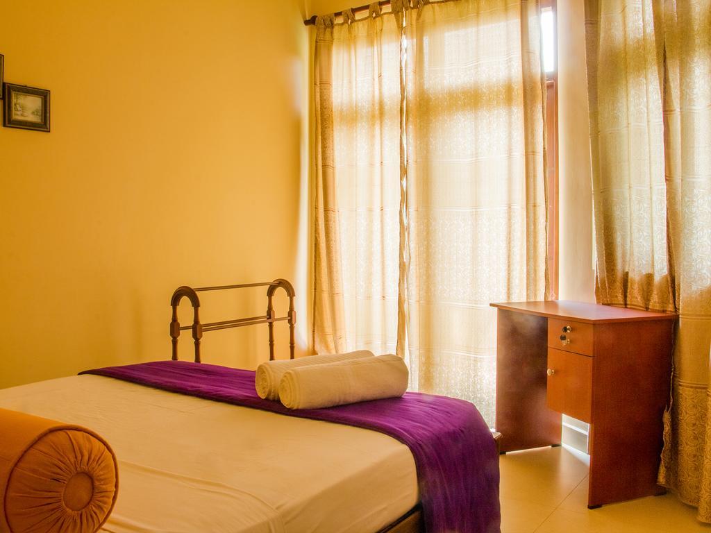Aronka Homestay Kandy Buitenkant foto