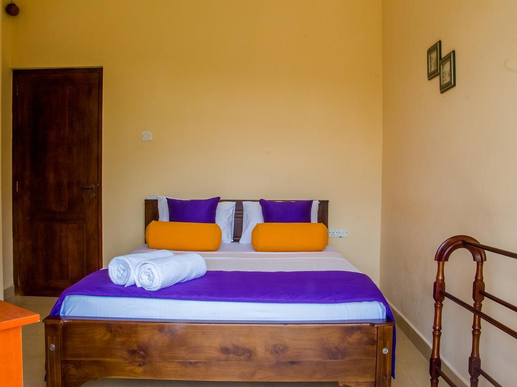 Aronka Homestay Kandy Buitenkant foto