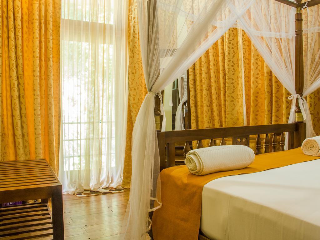 Aronka Homestay Kandy Buitenkant foto