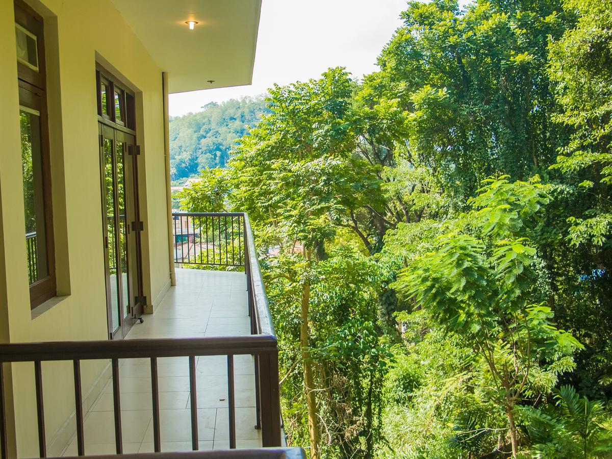 Aronka Homestay Kandy Buitenkant foto
