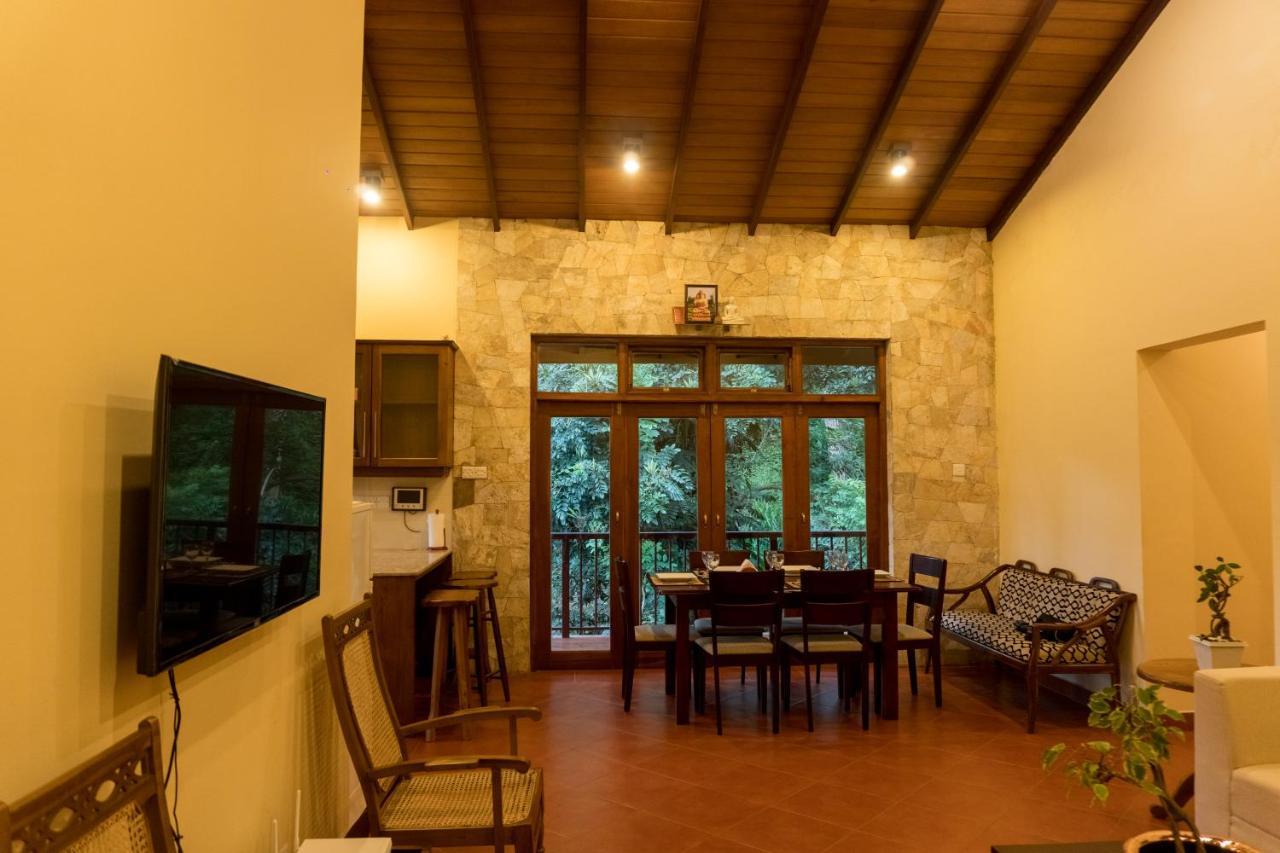 Aronka Homestay Kandy Buitenkant foto
