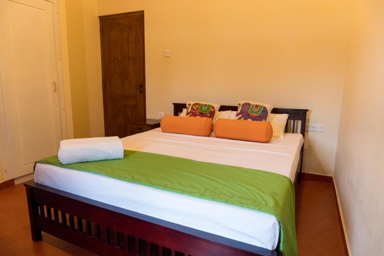 Aronka Homestay Kandy Buitenkant foto
