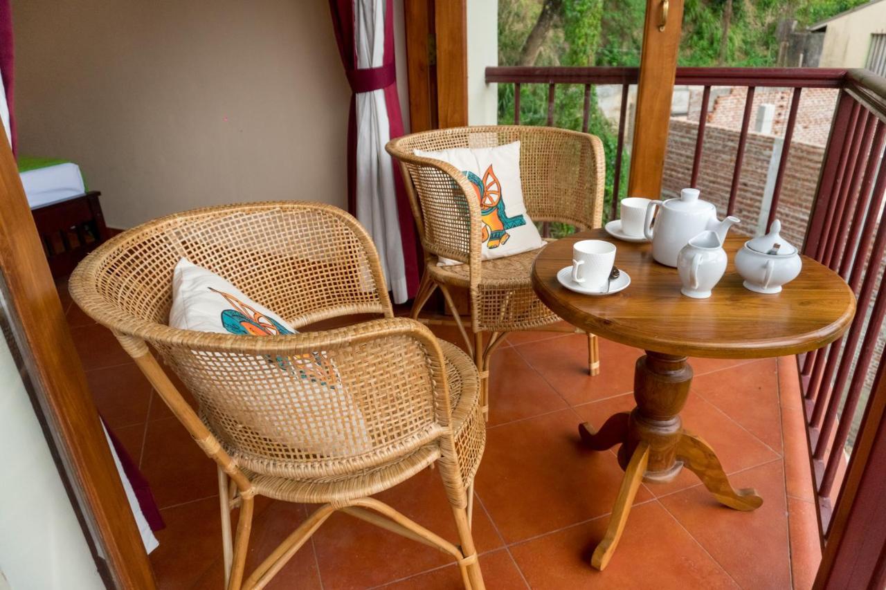 Aronka Homestay Kandy Buitenkant foto