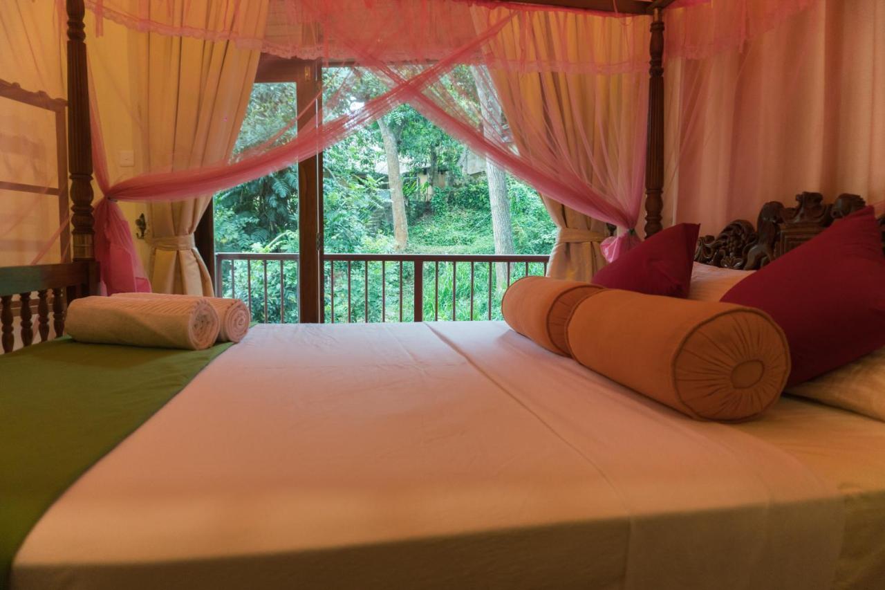 Aronka Homestay Kandy Buitenkant foto