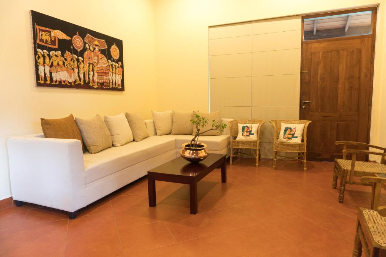 Aronka Homestay Kandy Buitenkant foto