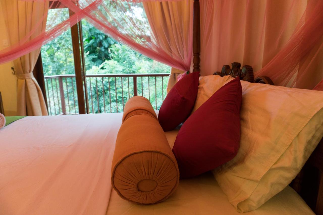 Aronka Homestay Kandy Buitenkant foto